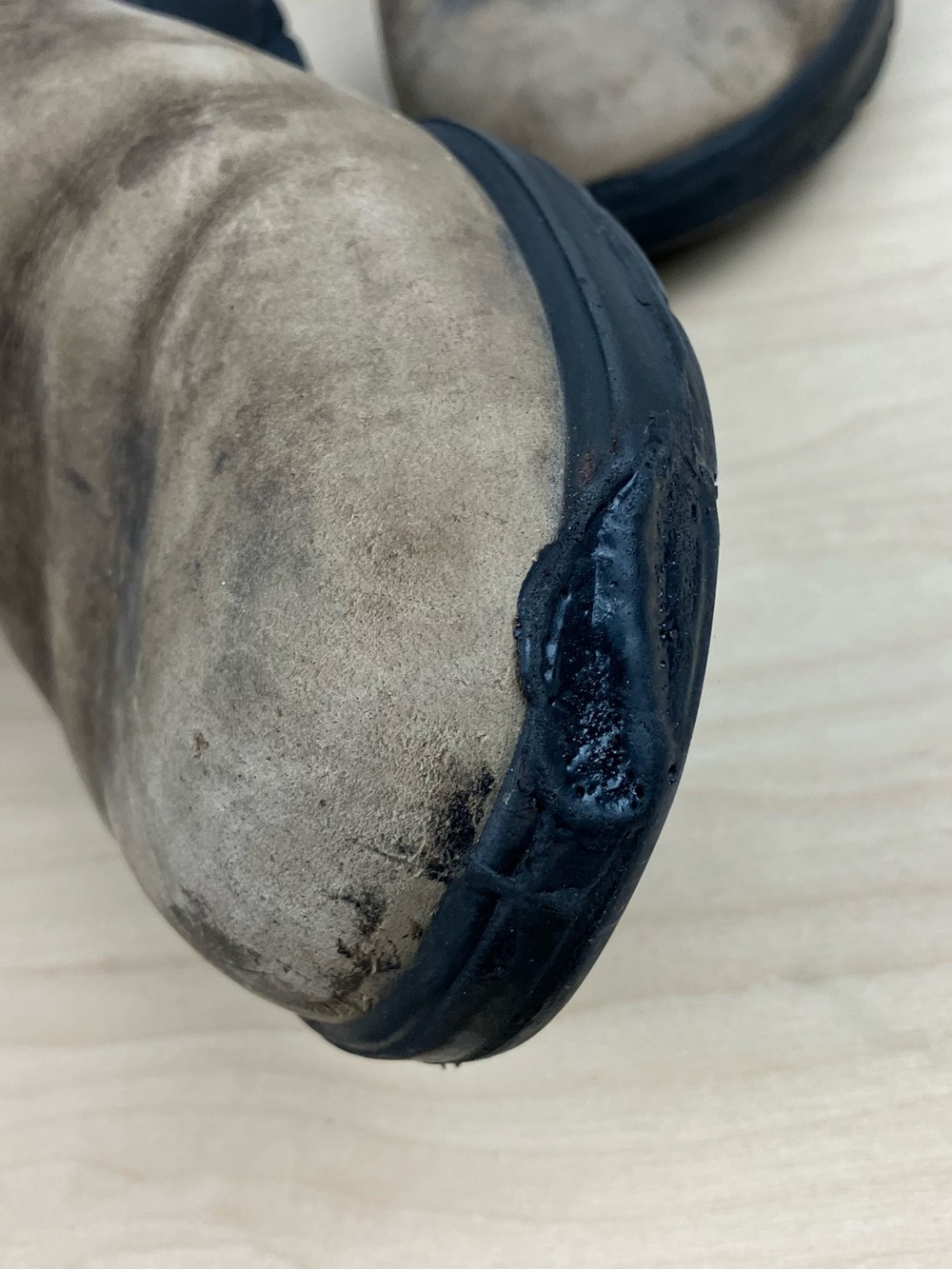 Blundstone Brown Leather Chelsea Ankle Boots. NOTE photos - Picture 6 of 11